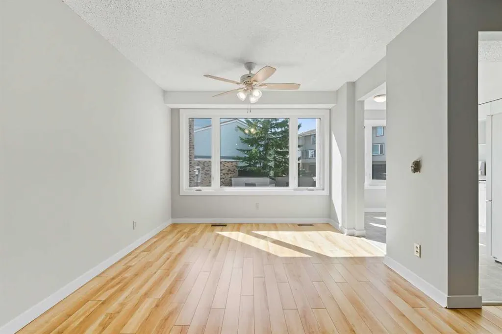 12 Coachway Gardens SW