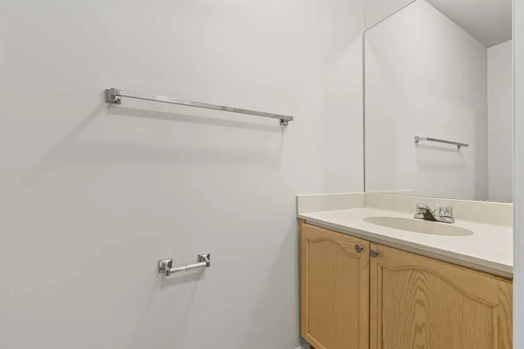 12 Coachway Gardens SW