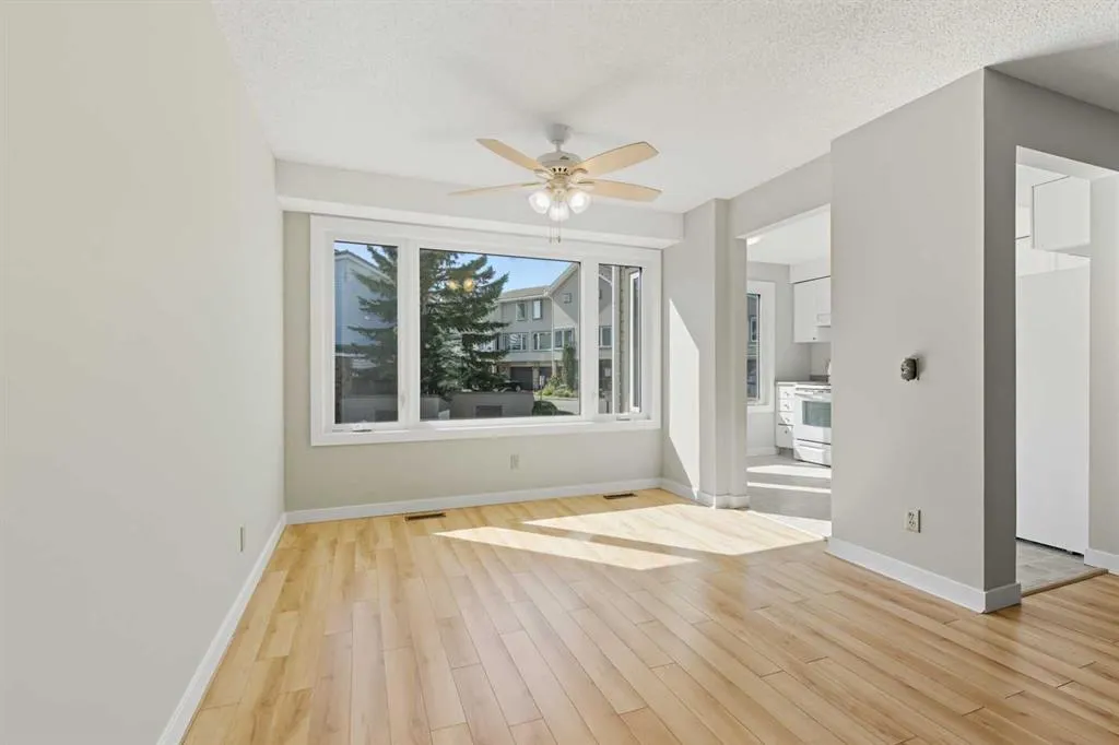 12 Coachway Gardens SW