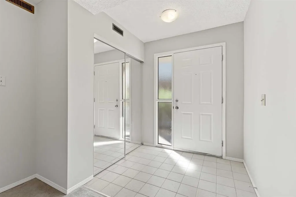 12 Coachway Gardens SW
