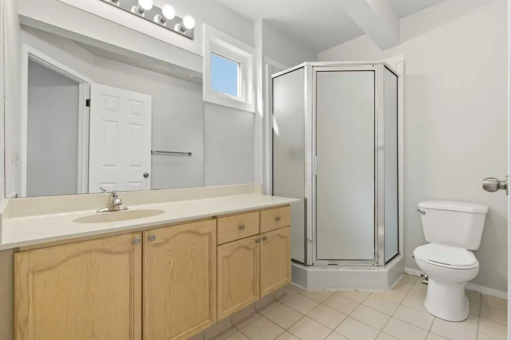 12 Coachway Gardens SW