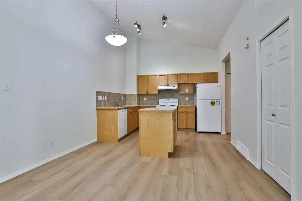 545 9 Avenue N, #4