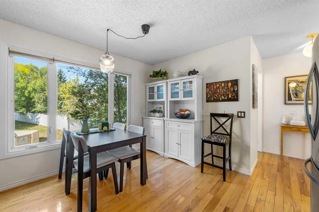 210 Queenston Heights SE