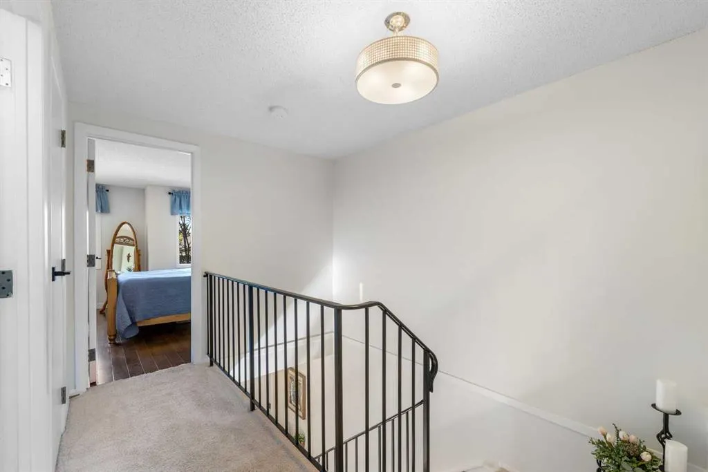 210 Queenston Heights SE
