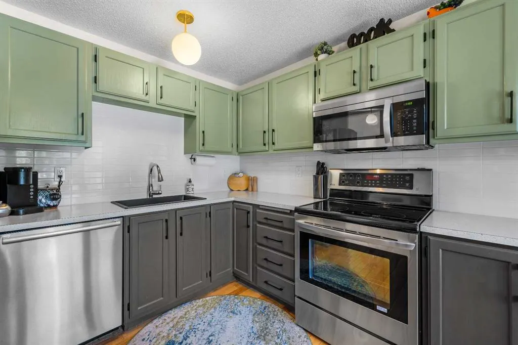 210 Queenston Heights SE