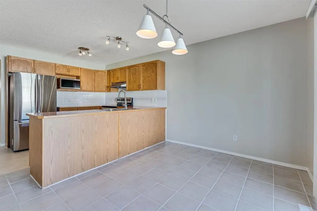 26 River Rock Crescent SE