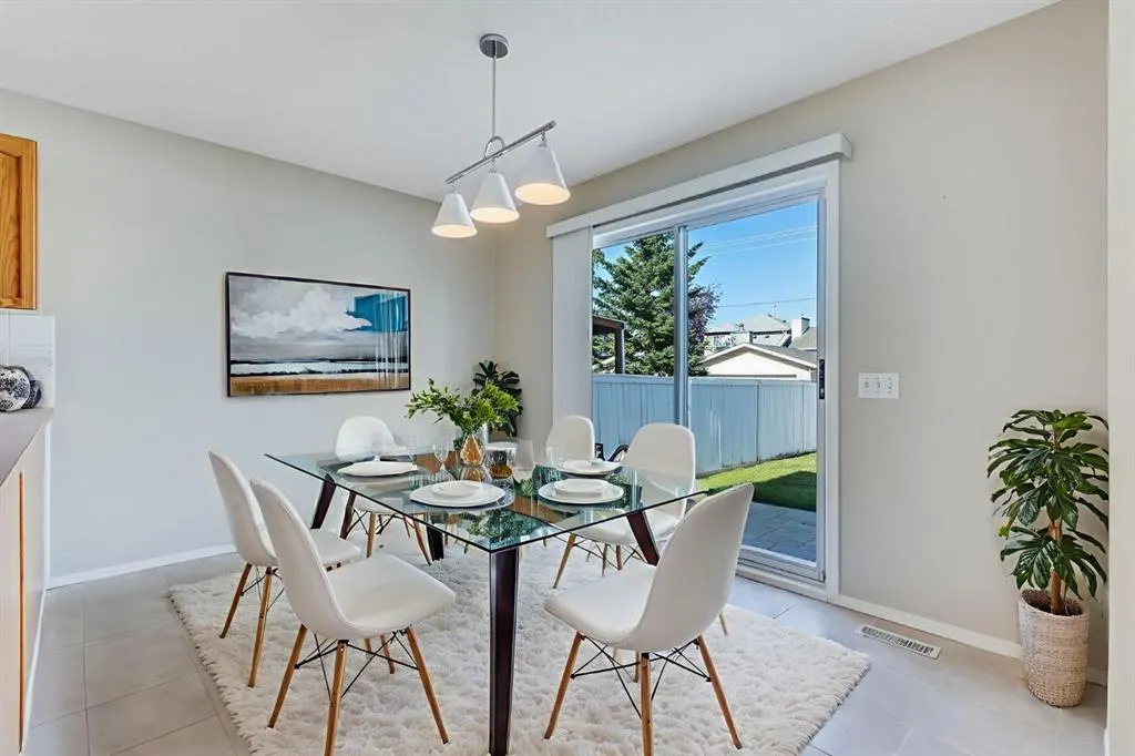 26 River Rock Crescent SE