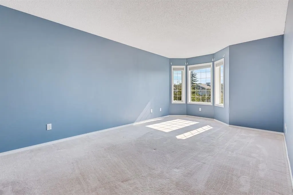 26 River Rock Crescent SE