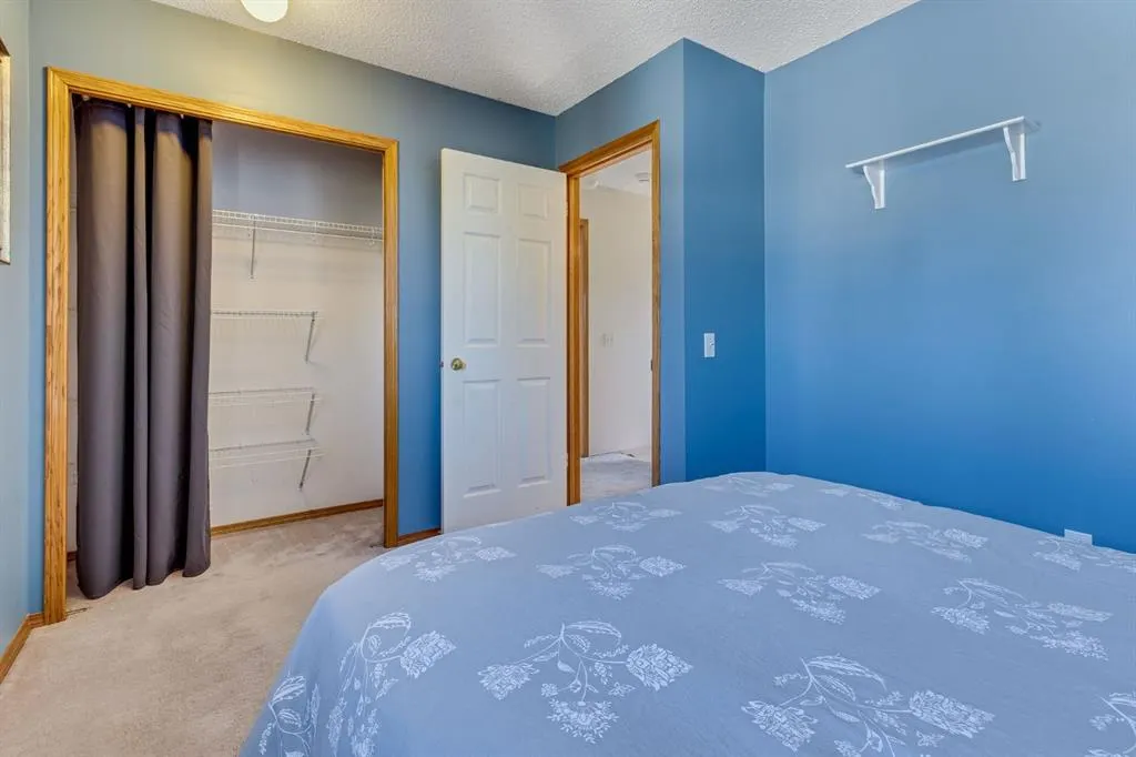 26 River Rock Crescent SE