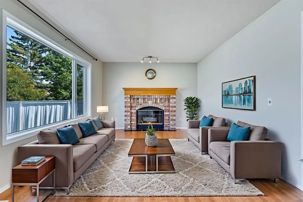 26 River Rock Crescent SE
