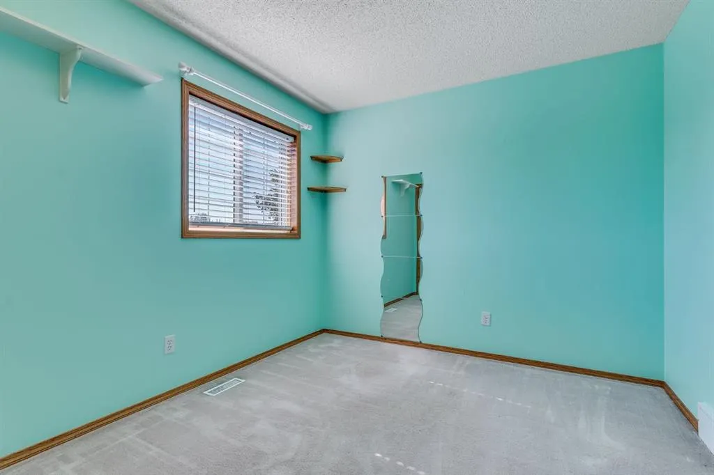 26 River Rock Crescent SE