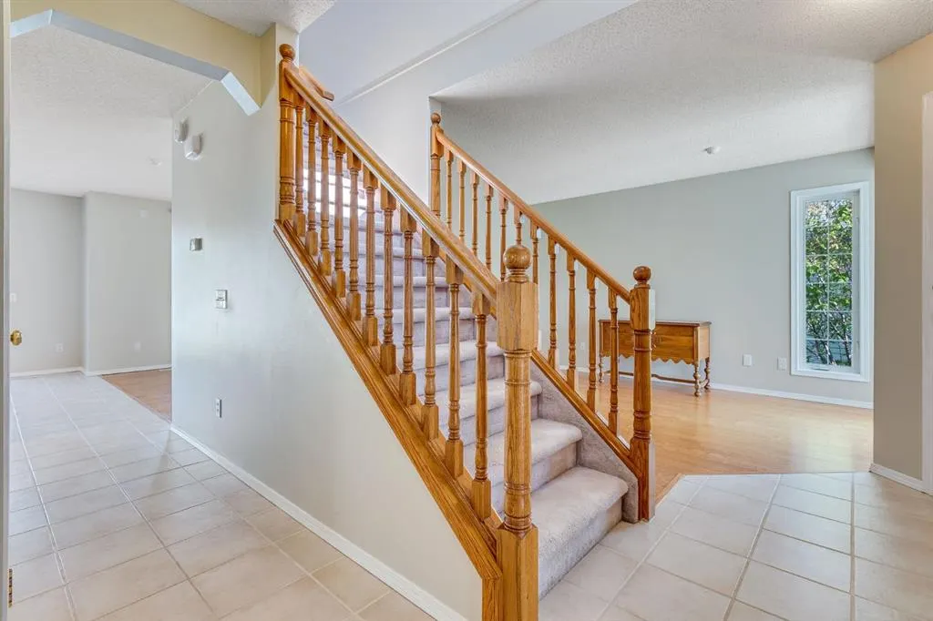 26 River Rock Crescent SE