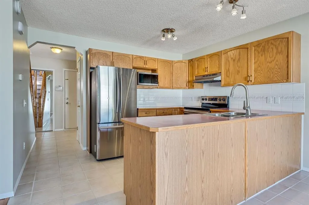 26 River Rock Crescent SE