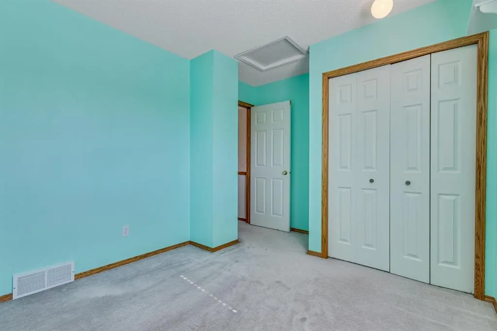 26 River Rock Crescent SE