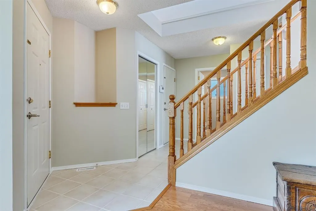 26 River Rock Crescent SE