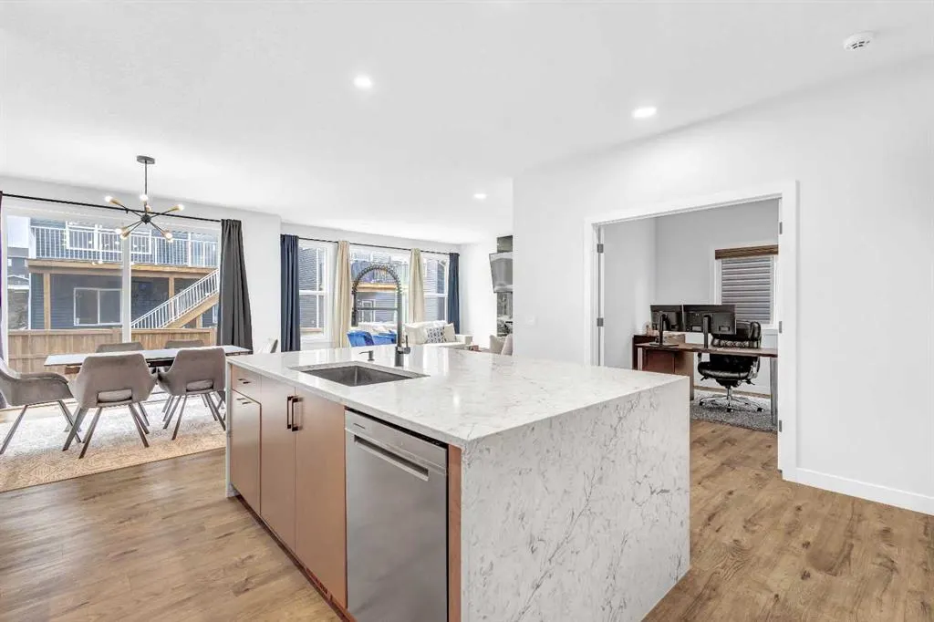 53 Amblehurst Gardens NW
