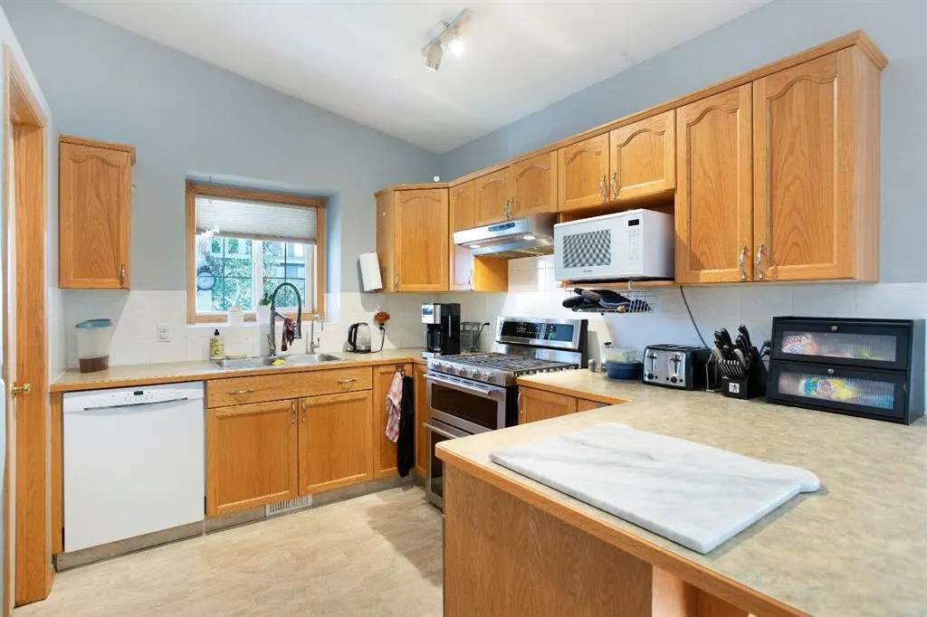 828 Pioneer Drive