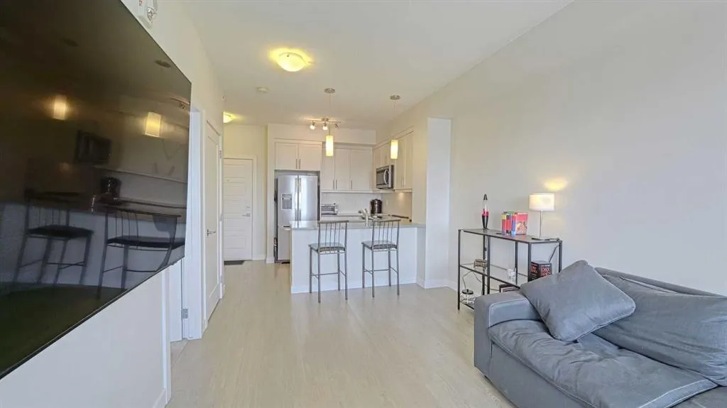 300 Auburn Meadows Manor SE, #403
