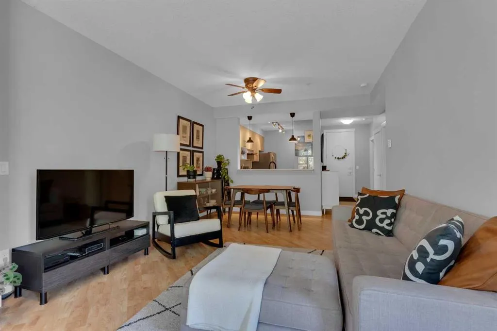 1000 Centre Avenue NE, #203