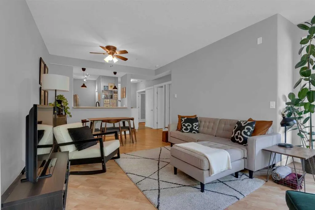 1000 Centre Avenue NE, #203