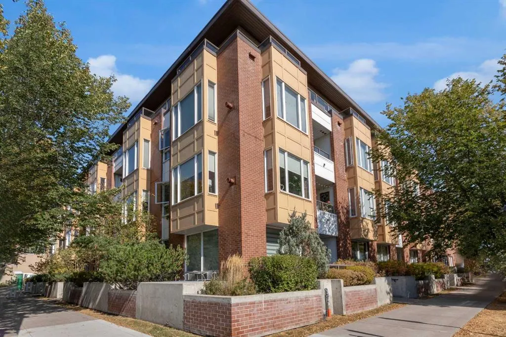 1000 Centre Avenue NE, #203