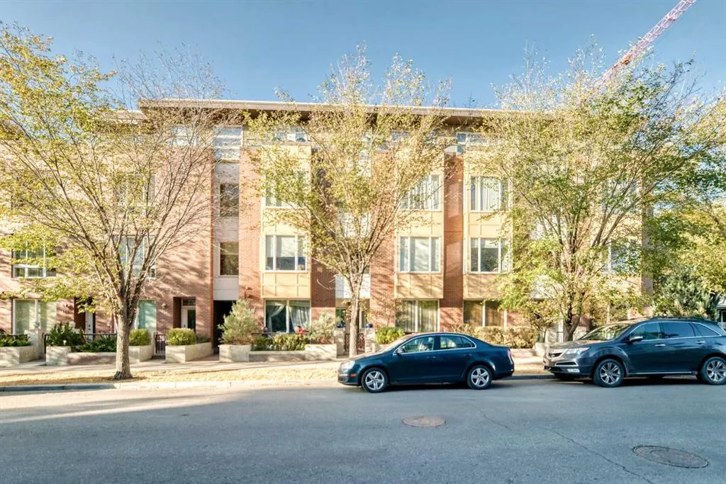 1010 Centre Avenue NE, #408