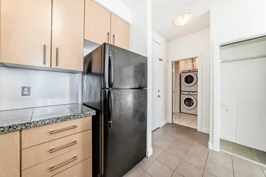 1010 Centre Avenue NE, #408