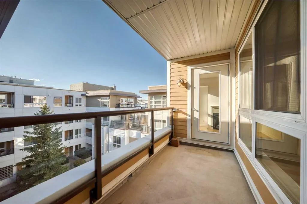 1010 Centre Avenue NE, #408