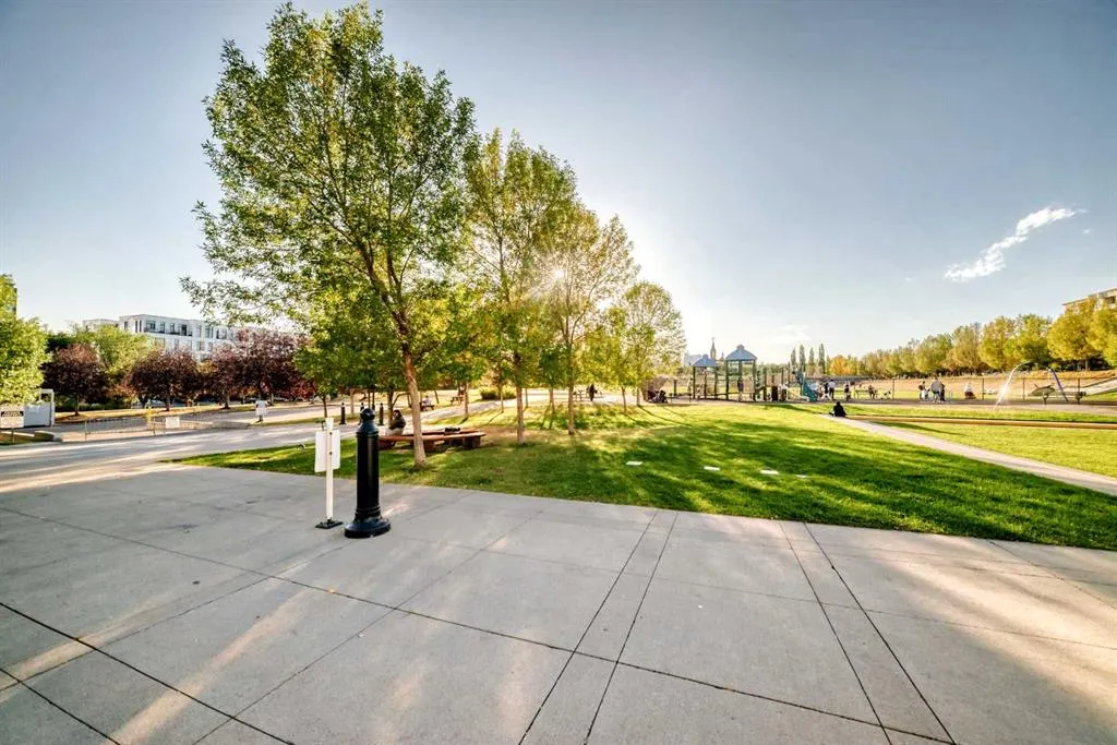 1010 Centre Avenue NE, #408