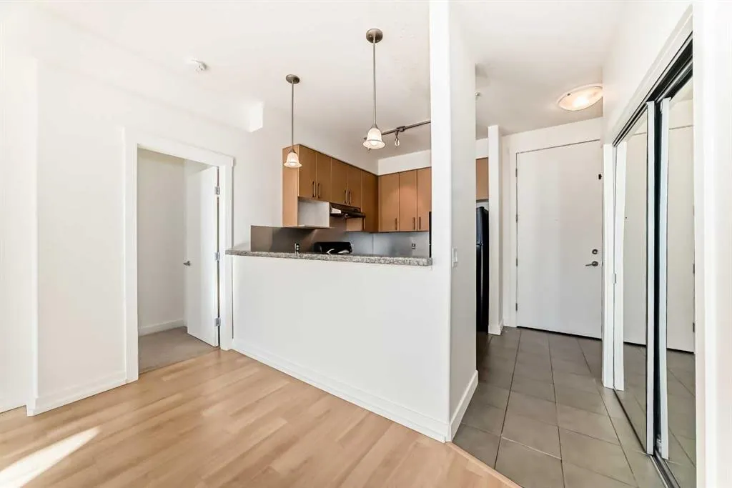 1010 Centre Avenue NE, #408