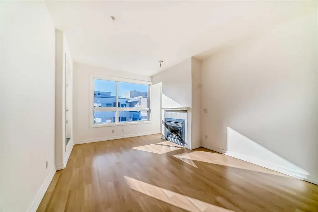 1010 Centre Avenue NE, #408