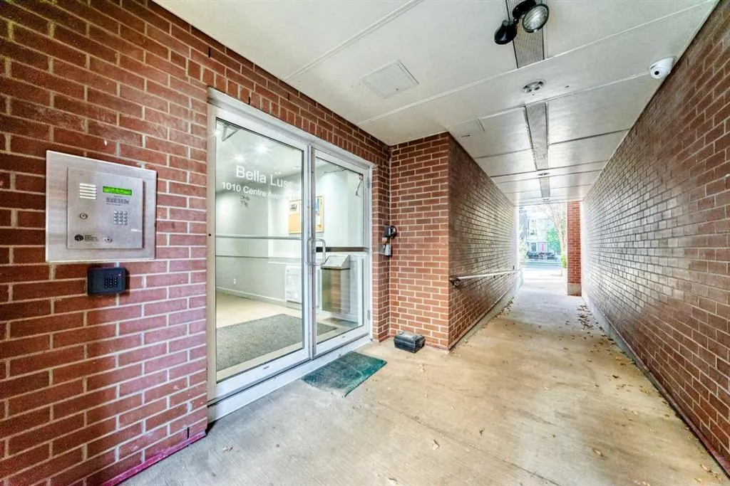 1010 Centre Avenue NE, #408
