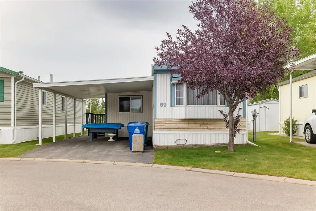 99 Arbour Lake Road NW, #69