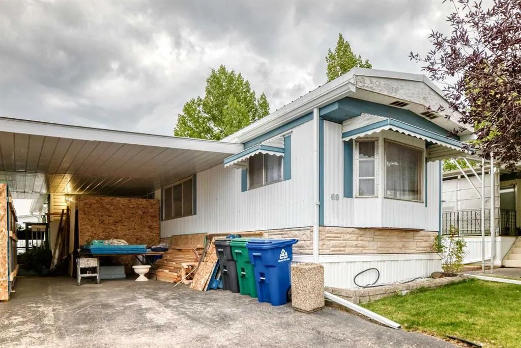 99 Arbour Lake Road NW, #69