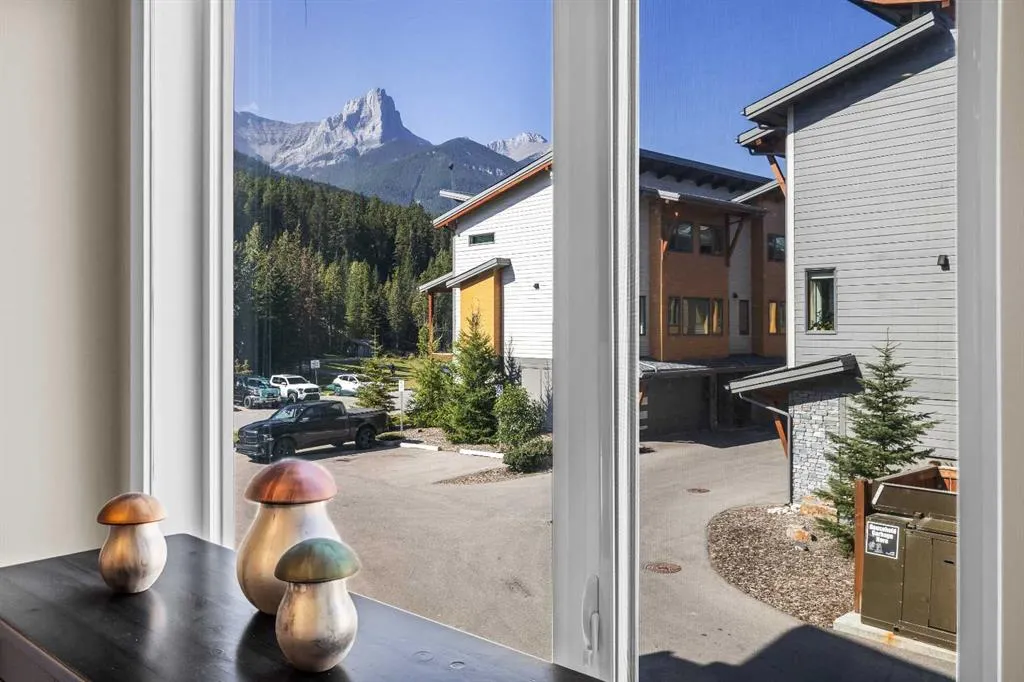 1101 Three Sisters Parkway, #202H