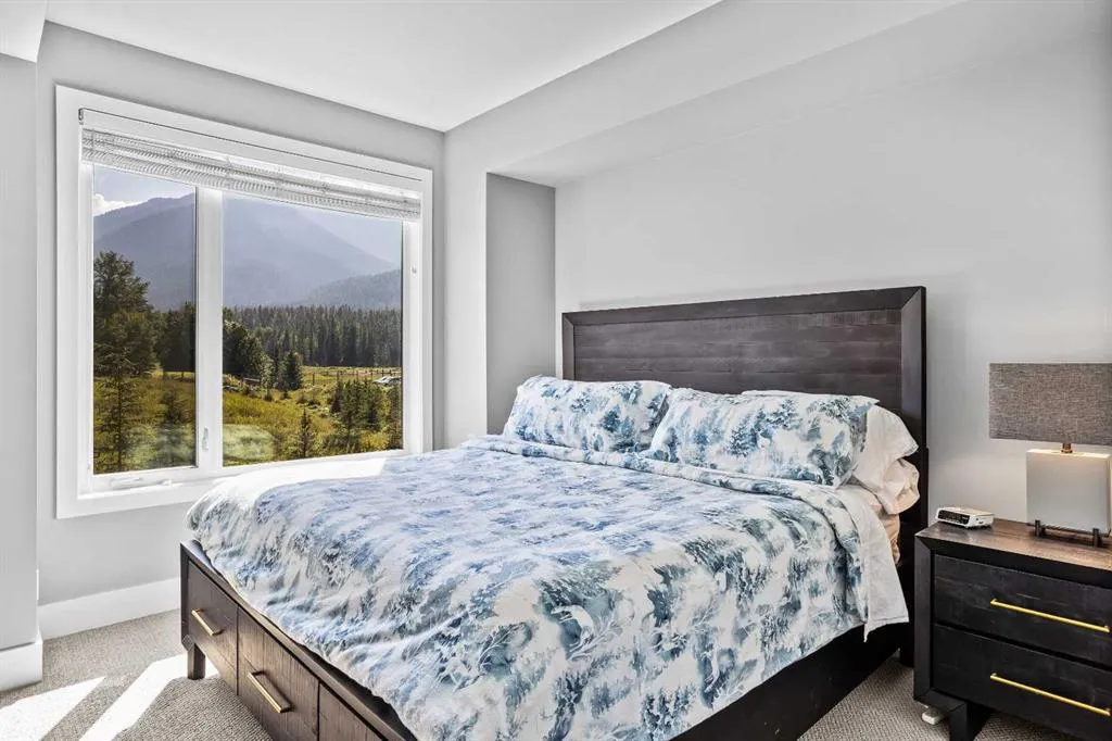 1101 Three Sisters Parkway, #202H