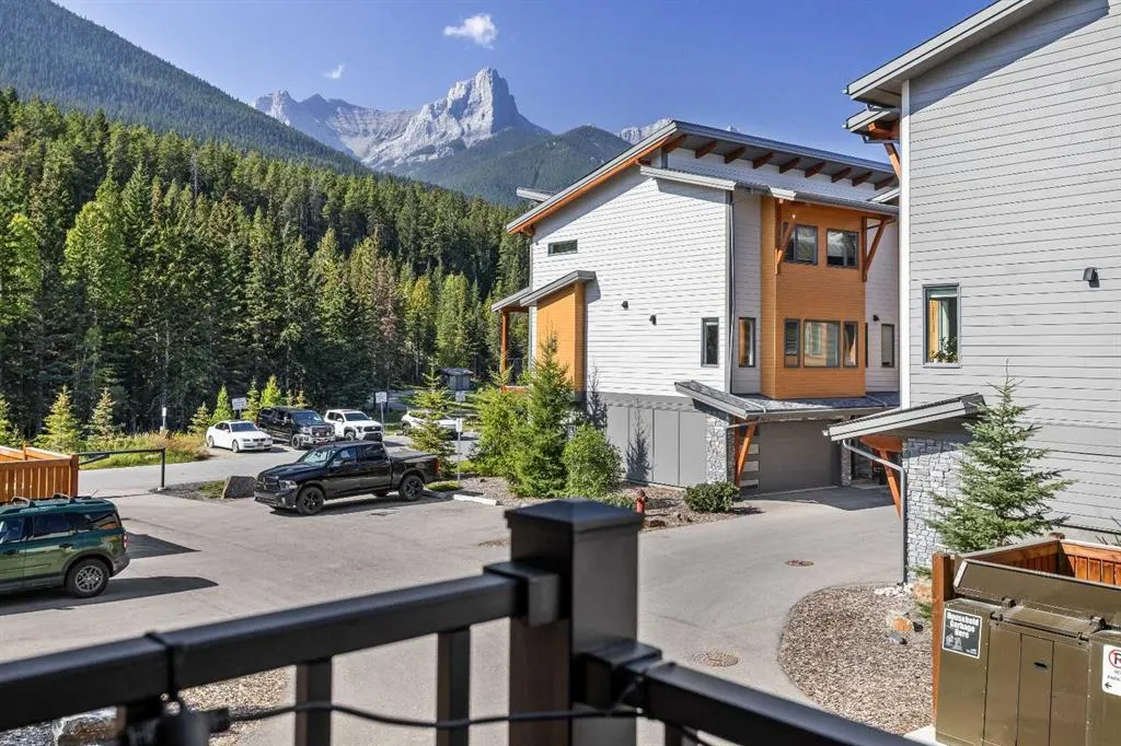 1101 Three Sisters Parkway, #202H