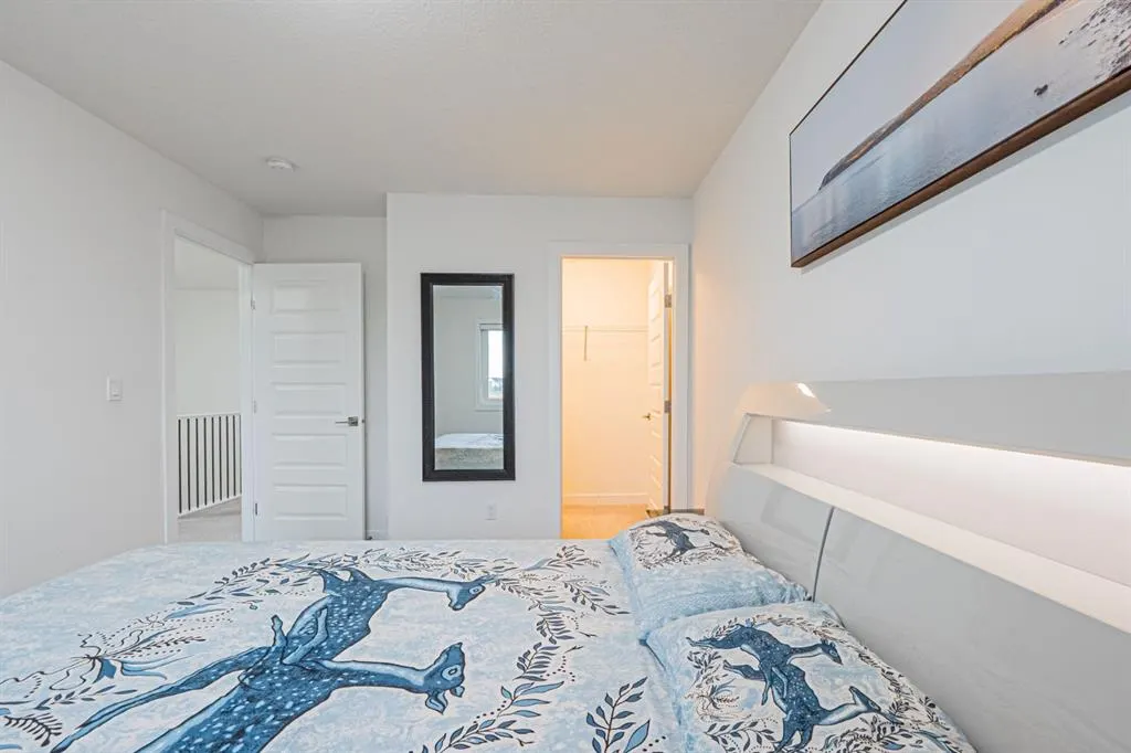 112 Midtown Close SW