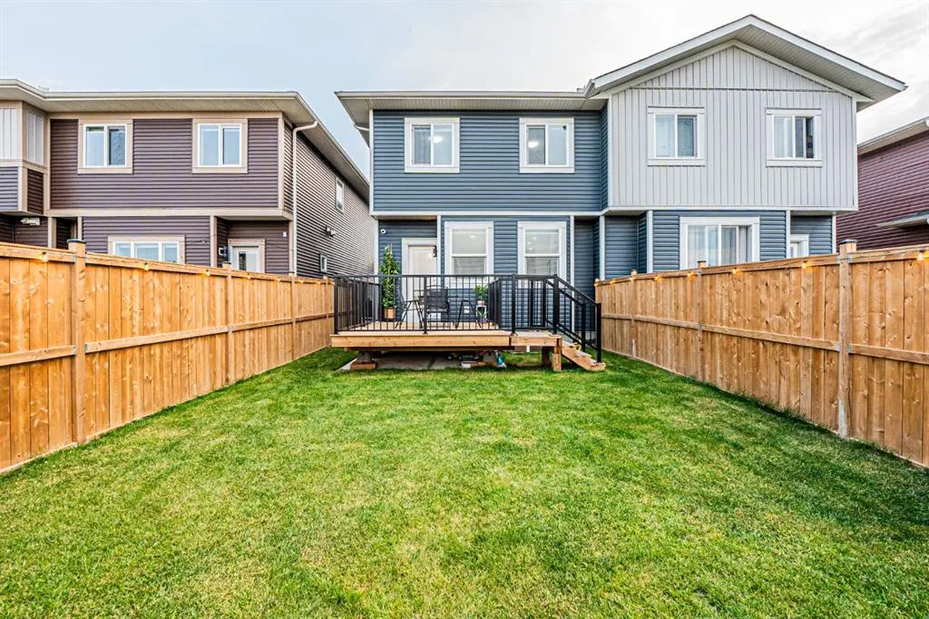 112 Midtown Close SW