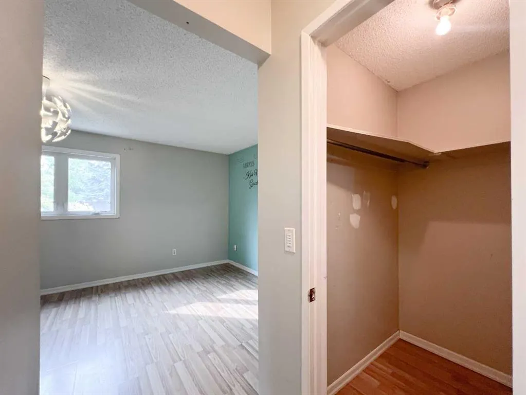 13 McKernan Road SE