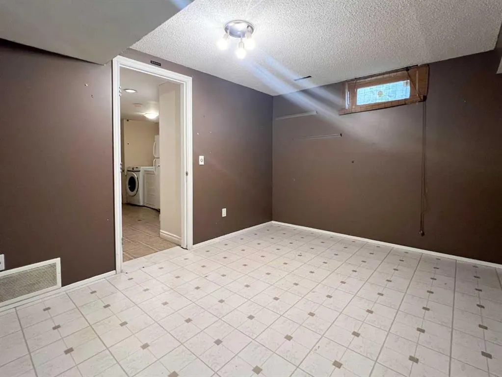13 McKernan Road SE