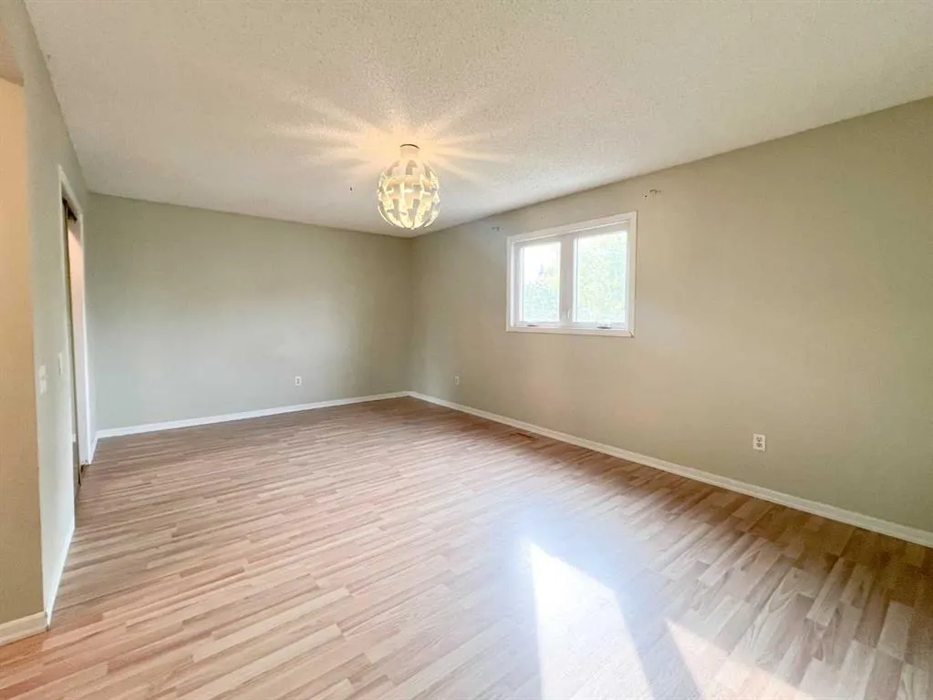 13 McKernan Road SE