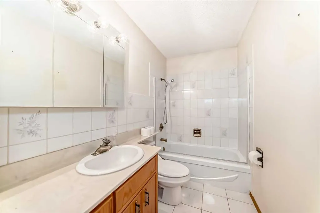 2017 44 Street SE
