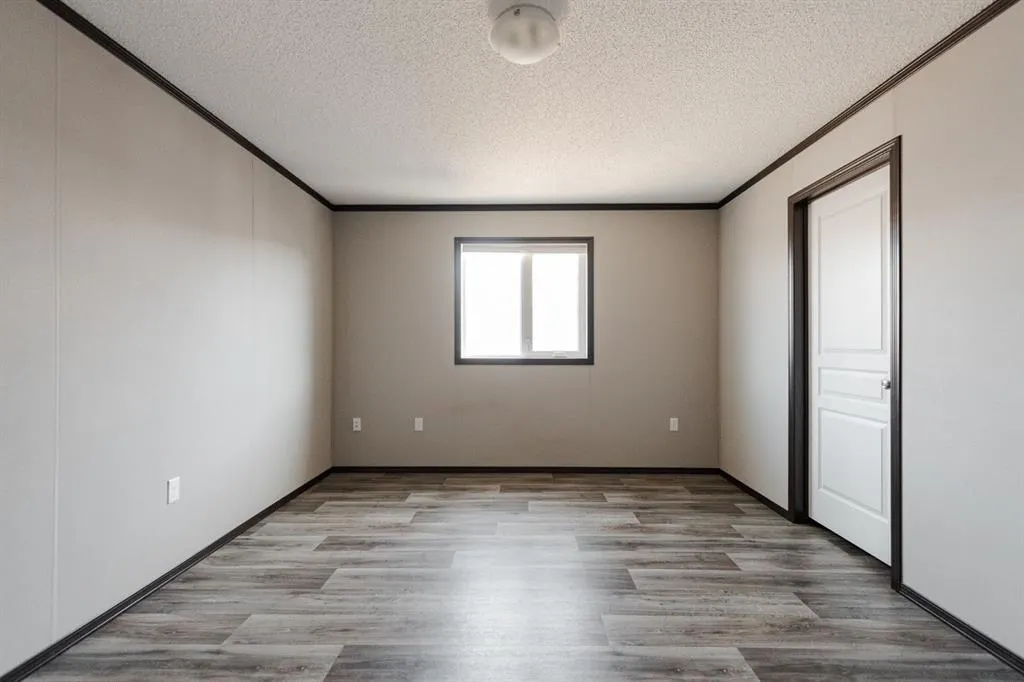 280 Clausen Crescent