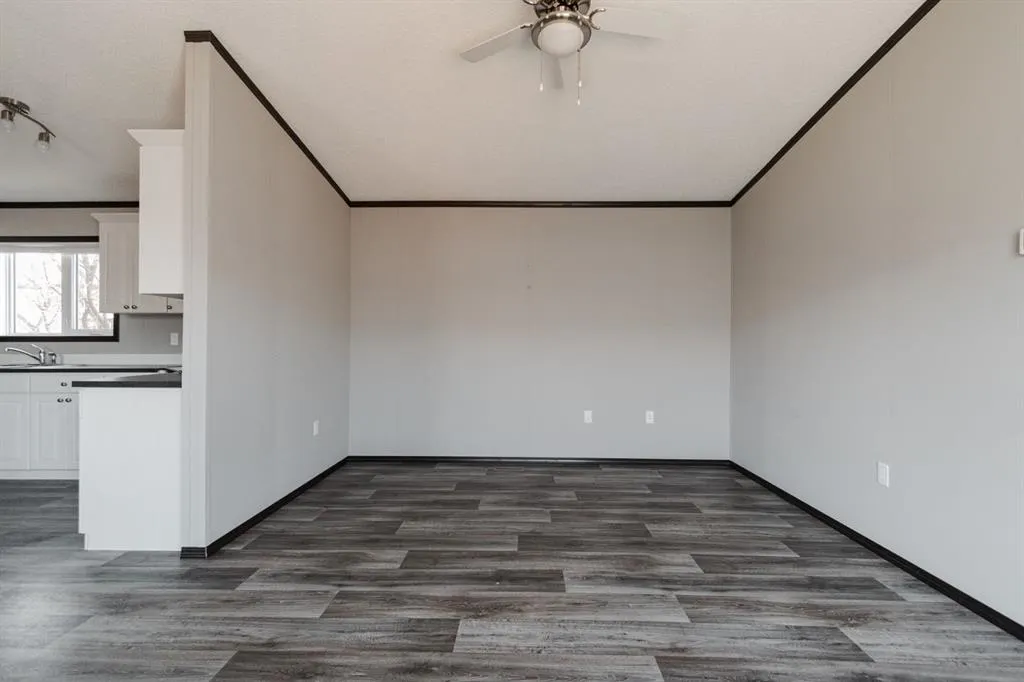 280 Clausen Crescent