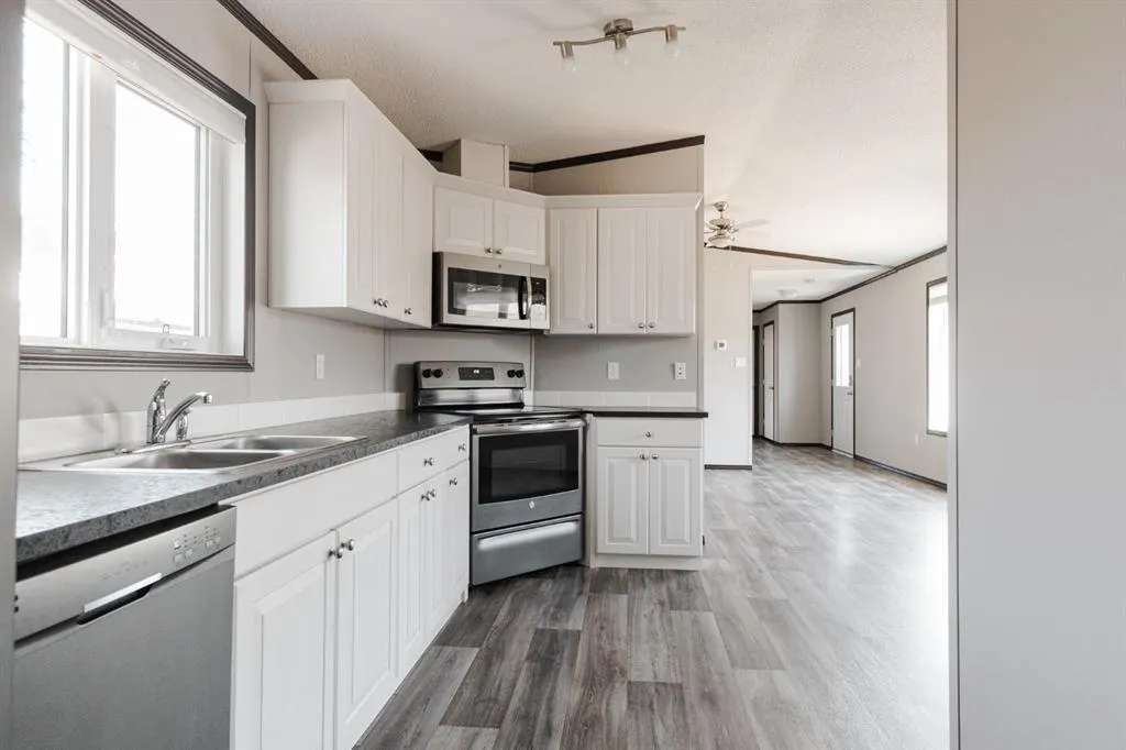 280 Clausen Crescent