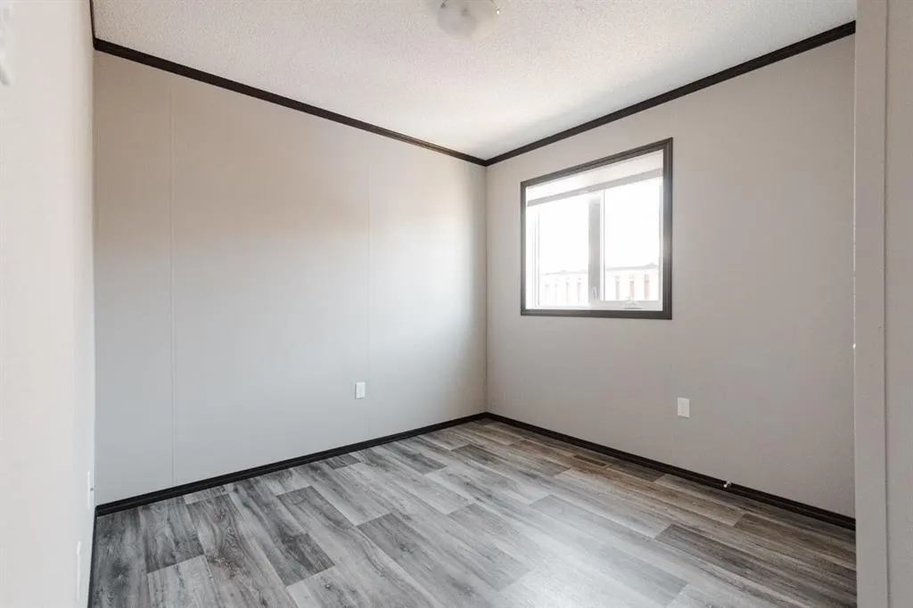 280 Clausen Crescent