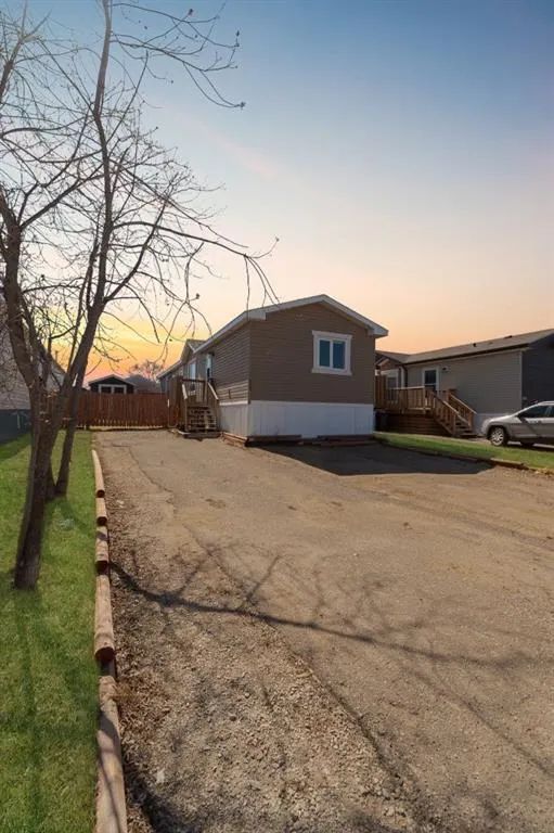 280 Clausen Crescent