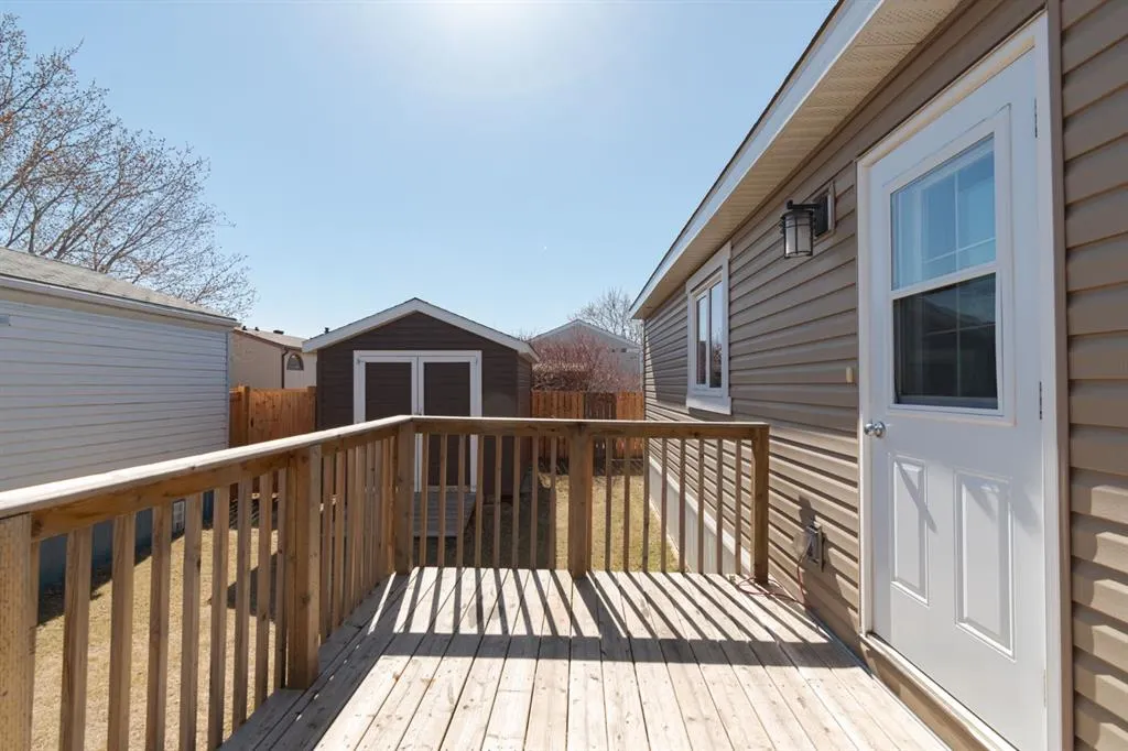 280 Clausen Crescent