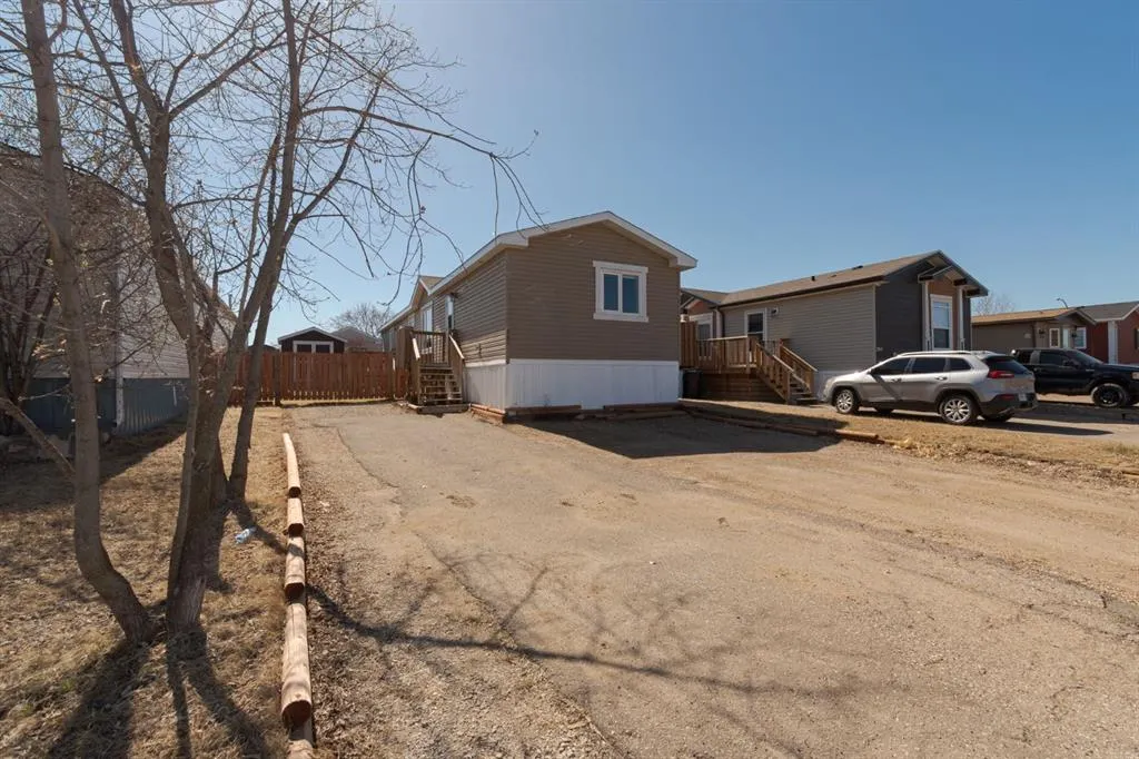280 Clausen Crescent